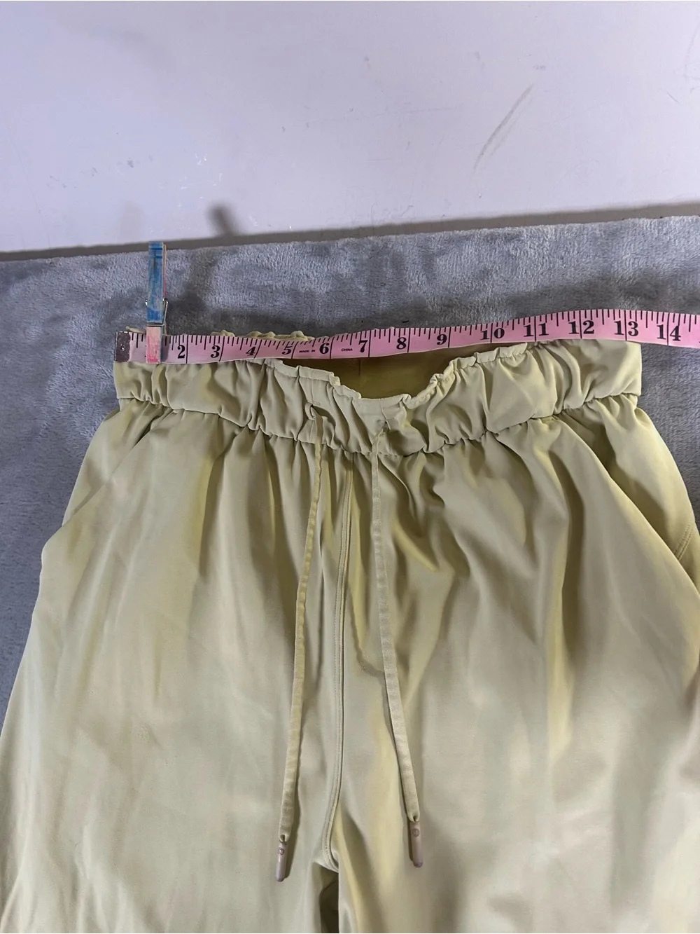 Lululemon stretch high rise on the fly Pale Yellow Joggers - Picture 10 of 11